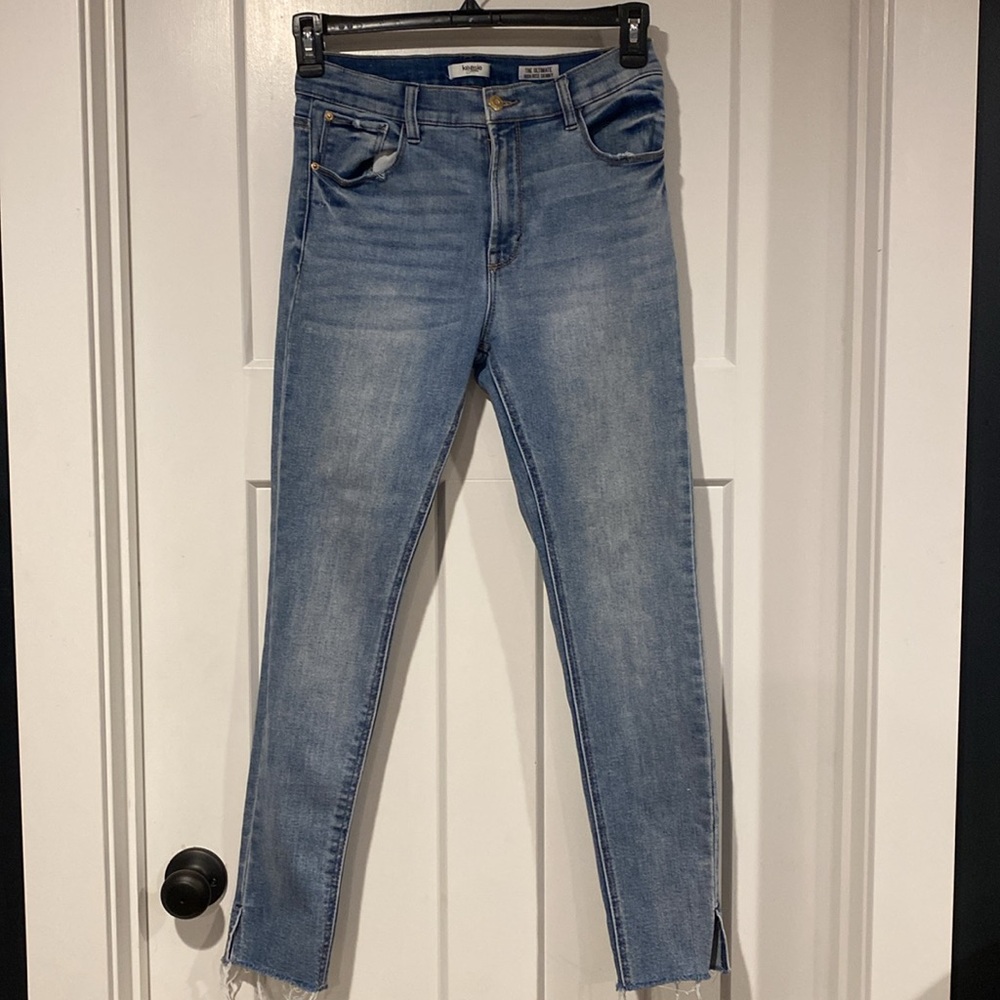 Kensie Blue Skinny Jeans with Soft Denim Texture size 8